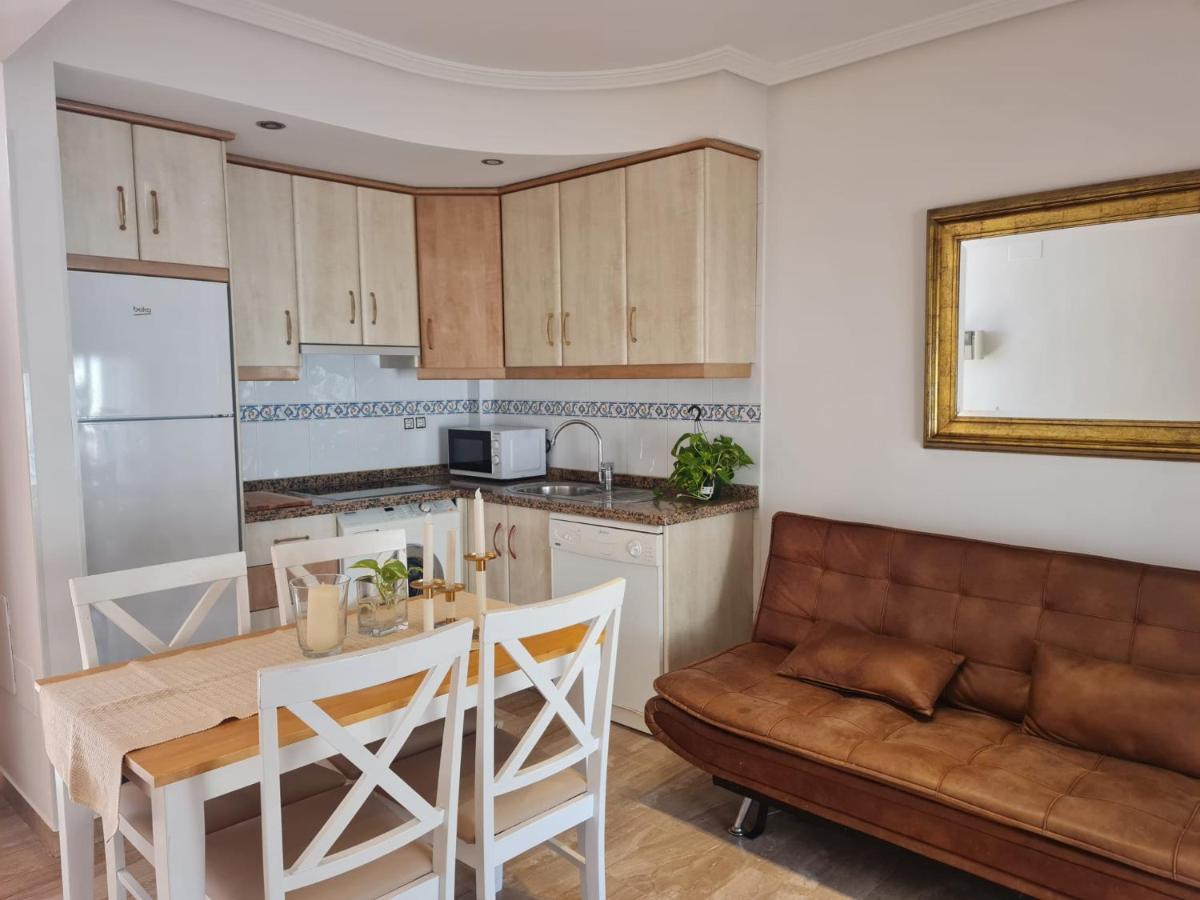 מאלגה Apartamentos Benalmarina מראה חיצוני תמונה