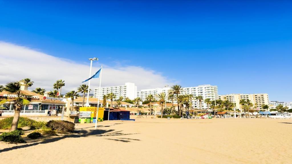 מאלגה Apartamentos Benalmarina מראה חיצוני תמונה